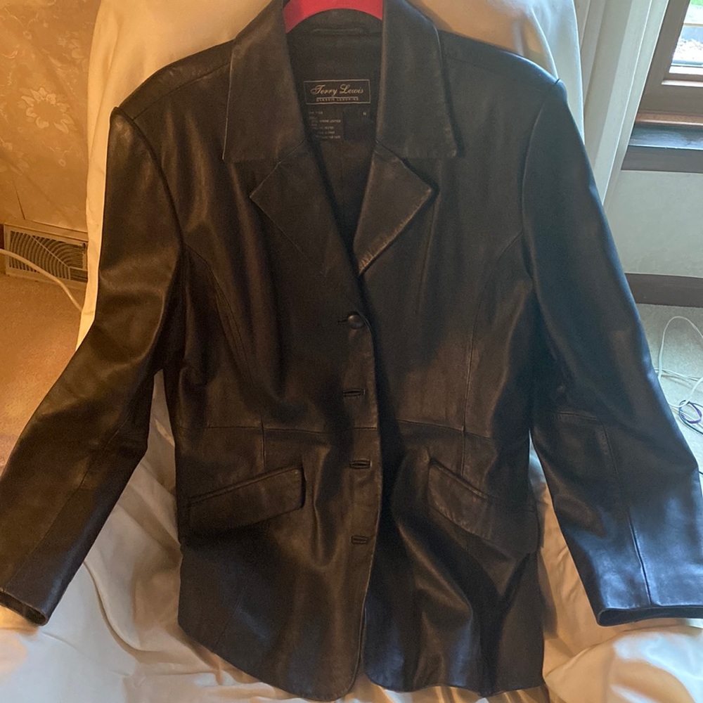 Terry Lewis Womens Leather Jacket. SIZE- medium.